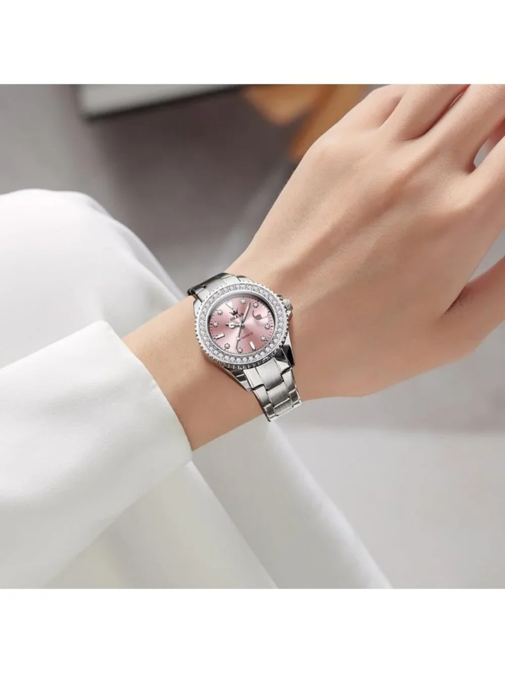 Women's Pink Luxury Diamond with Date Analog Quartz Waterproof Wrist Watch